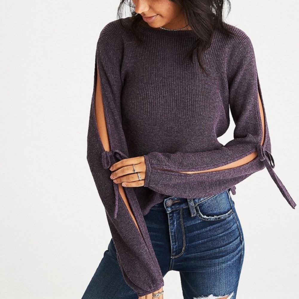 American Eagle open tie sleeve sweater